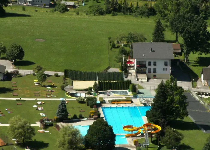 Berghof Hotel 3*